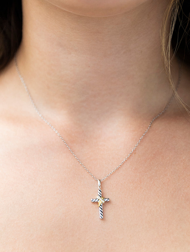 Cross Necklace in 18" cable chain